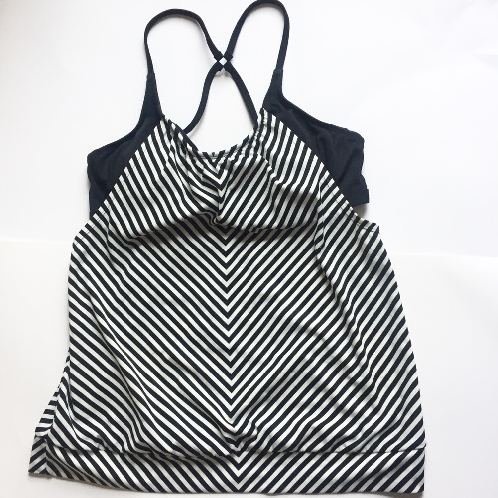 Athleta women’s athletic thank top built in bra
